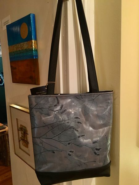 Leaf Leather Tote Bag in Grey