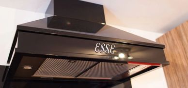 Esse ranghood in black.