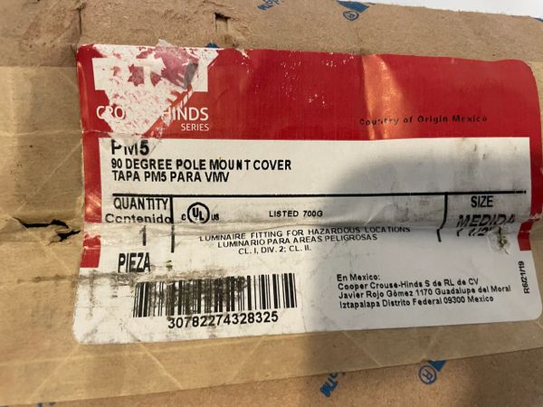 PM5 CROUSE HINDS 1-1/2" STANCHION COVER 90 DEGREE POLE MOUNT NEW FREE SHIP 