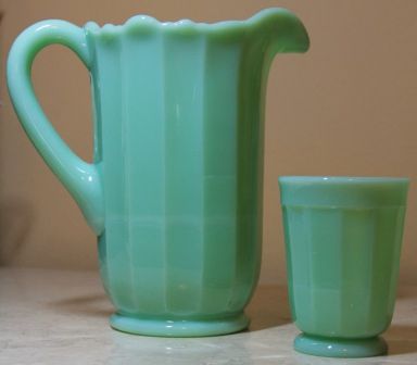 Mosser Glass Georgian 48 oz Hunter Green Pitcher