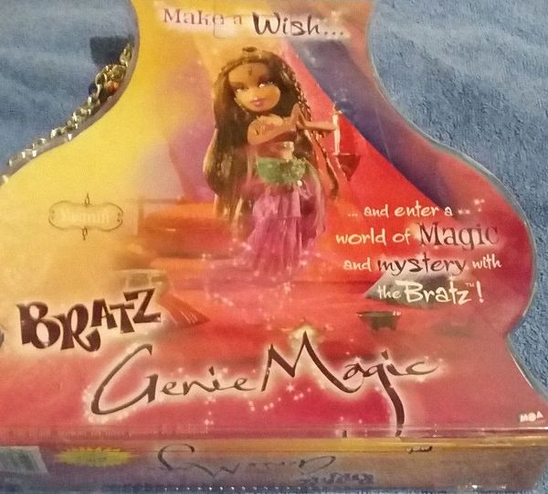 Bratz Doll Genie Magic Yasmin Rare inbox. Bonus! Genie cool outfi