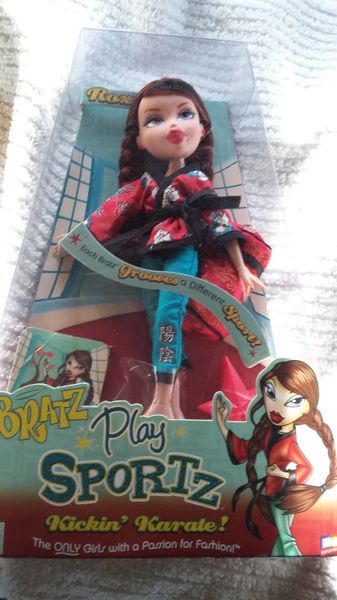 Bratz Play Sportz Kickin' Karate Roxxi doll inbox | DOE of Malibu