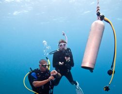 PADI learn to dive scuba lesson. PADI Deep Diver course