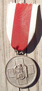 WW II GERMAN SOCIAL WELFARE AWARD MEDAL