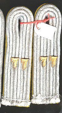 WW II GERMAN ARMY 77th of the 5th PANZER DIVISION LIEUTENANT SEW IN SHOULDER BOARDS
