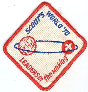 BOY SCOUTS SCOUTS WORLD 1970 LEADERS IN THE MAKING PATCH