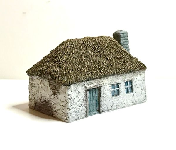 10mm READY PAINTED Russian Dwelling