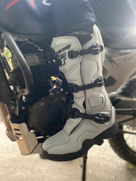 Fly maverik 2024 motocross boots