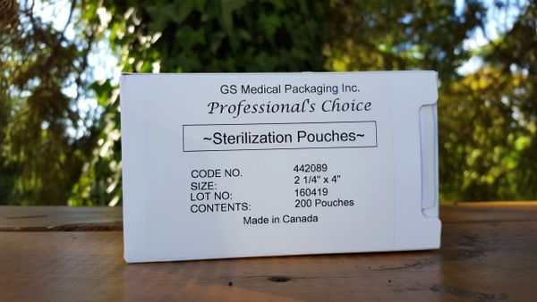 Professionals Choice 2 1/4" x 4" Sterilization Pouches (200 count)