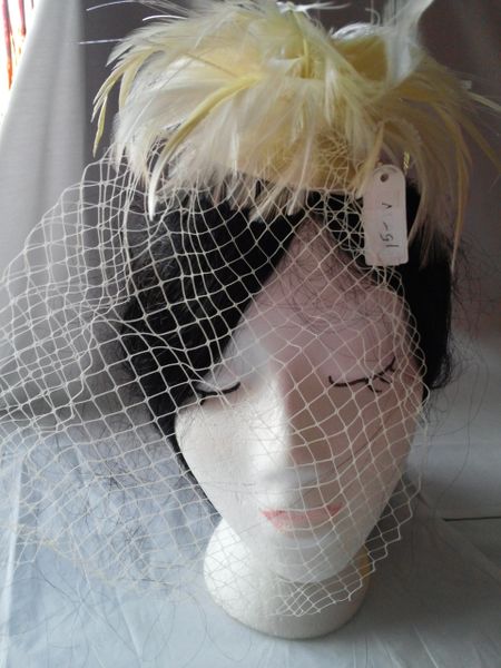 Ivory Fascinator with Veil