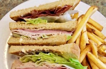 Club Sandwich & fries