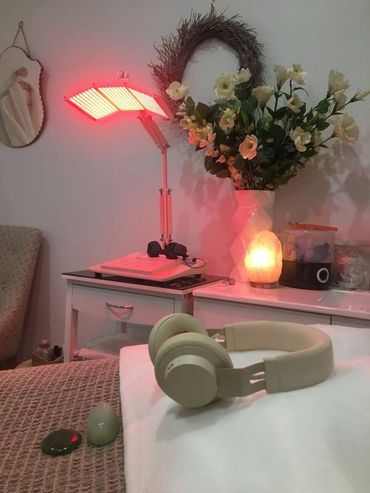 LED Light Therapy Facial 