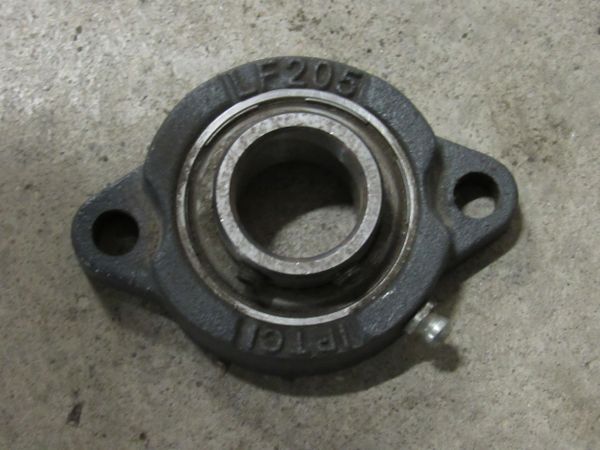 NEW 1 IPTCI Housing 2 Bolt Flange LF 205 N