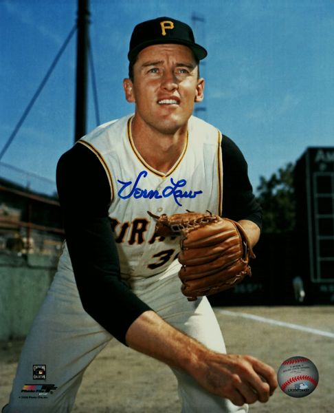 Vern Law autograph 8x10, Pittsburgh Pirates