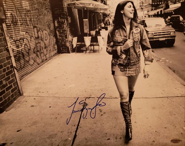 Jamie-Lynn Sigler autograph 11x14, Leaf certed