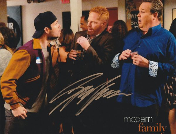 Sam Horrigan autograph 8x10, Modern Family