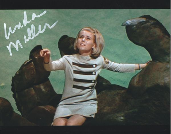 Linda Miller autograph 8x10, King Kong movie