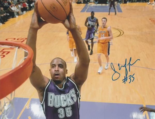 Jason Caffey autograph 8x10, Milwaukee Bucks
