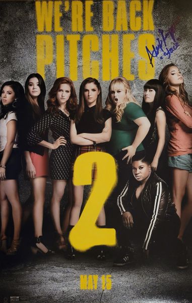 Alexis Knapp autograph 11x17, Pitch Perfect 2, Stacie