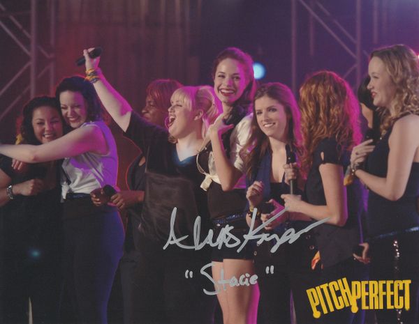 Alexis Knapp autograph 8x10, Pitch Perfect, Stacie