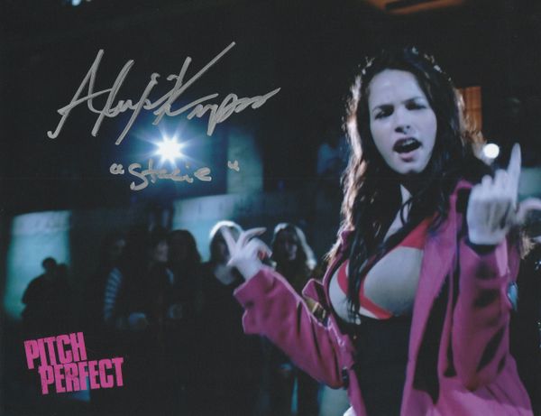 Alexis Knapp autograph 8x10, Pitch Perfect movie, Stacie inscription