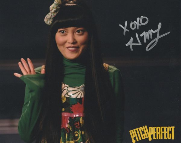 Hana Mae Lee autograph 8x10, Pitch Perfect