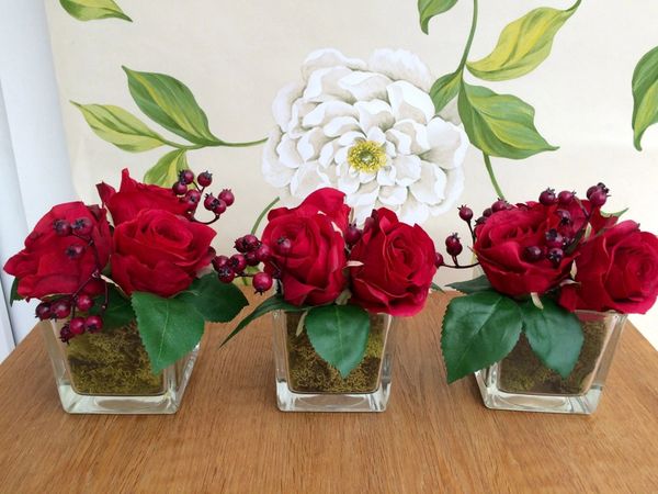 SET OF 3 RED ROSE & BERRIES MOSS LINED GLASS CUBE FLOWER ARRANGEMENTS