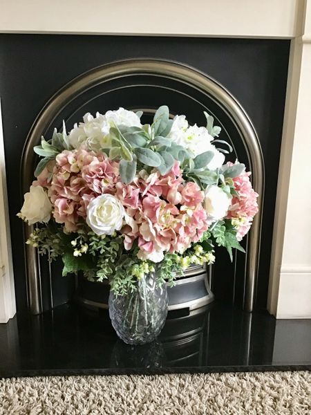 EXTRA LARGE DELUXE CENTREPIECE ARRANGEMENT - HYDRANGEAS , ROSES