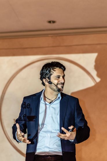 Conferencia Liderazgo Transformacional para cliente corporativo. 