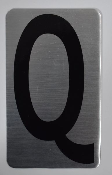 Apartment number sign Q – (SILVER, ALUMINUM SIGNS 5X3)- The Hippo Line