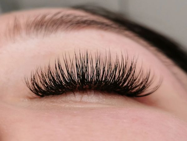 Hybrid Eyelash Extensions