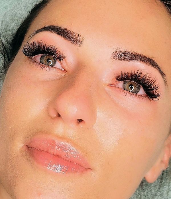 Russian Volume eyelash extensions Calne Wiltshire United Kingdom