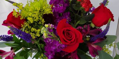 red roses floral arrangement