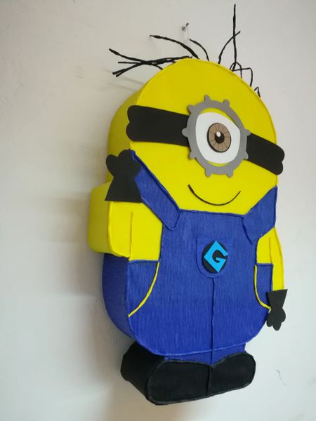 Minion shape Pinata. Inspired. Minions piñatas. Despicable Pinata ...