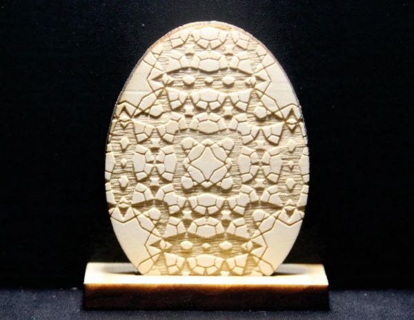 Geometric Lace Inverted Decor Wooden Egg