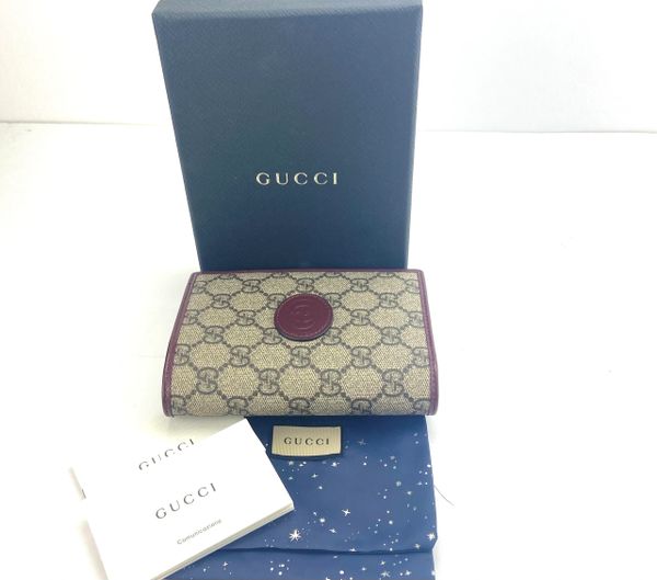 Gucci GG Supreme Passport Holder