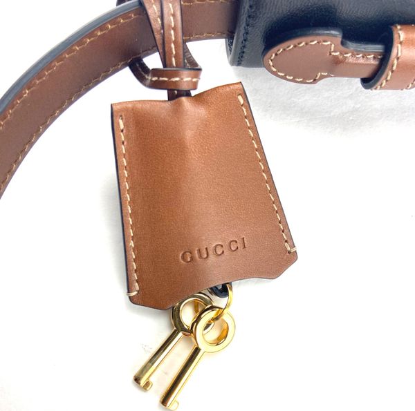 Cross body bags Gucci - Padlock GG supreme shoulder bag - 409487KLQVG785