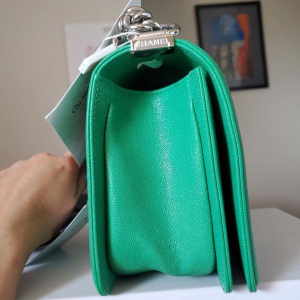 $6,600 Chanel boy green caviar silver hw flap Bag old medium year ...