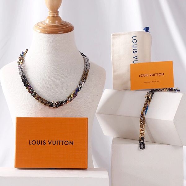 Louis Vuitton Chain Links Patches Necklace Setup
