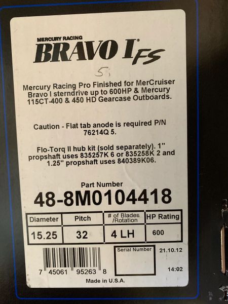 New Mercury Bravo I FS propeller 48-8M0104418 32 pitch LH
