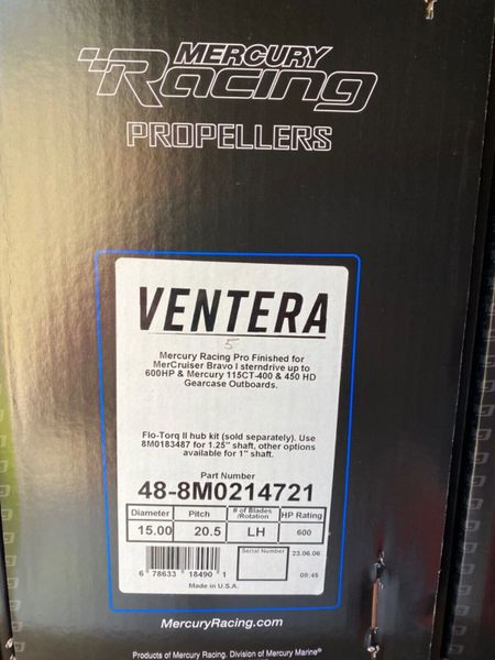 New Mercury Ventera propeller 20.5 pitch LH 48-8M0214721