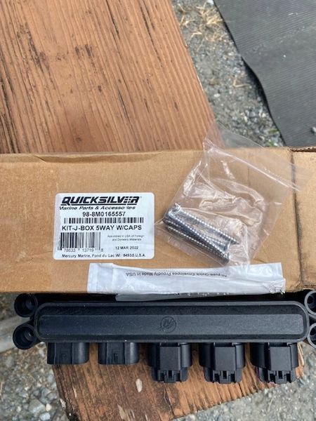 New Open Box Quicksilver J Box Kit 98-8M0165557