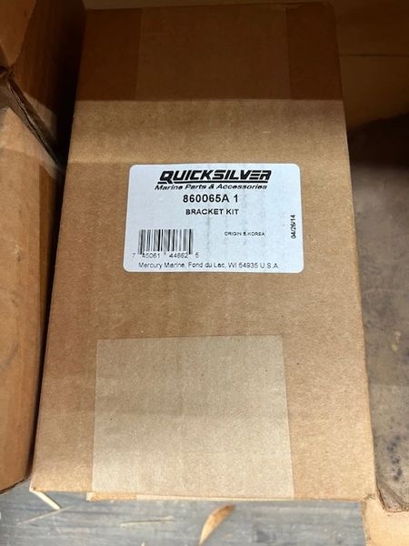 New Quickilver bracket kit 860065A1