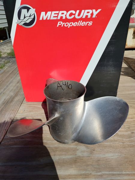 Used Mercury QuickSilver Propeller 17 pitch RH prop 48-16314A4