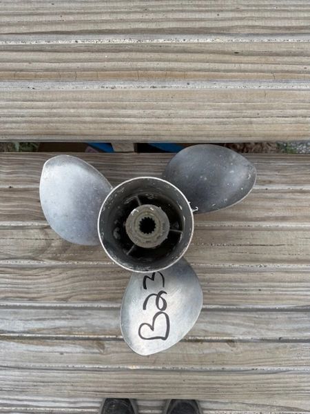 Mercury Vengeance Propeller 19 pitch Left Hand Boat Prop 48-16317 B23
