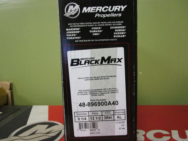 New Mercury Black Max propeller 48-896900A40 12 1/2 pitch