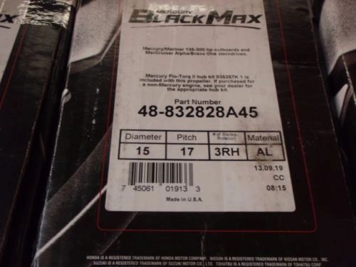 NEW Mercury Black Max propeller 48-832828A45 17 pitch