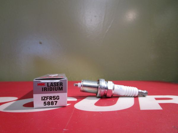 NEW NGK spark plug IZFR5G stock # 5887