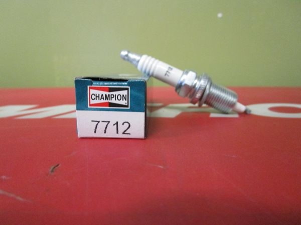 Champion spark plug 7712