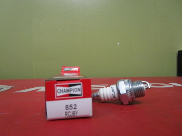 Champion spark plug 852 RCJ6Y